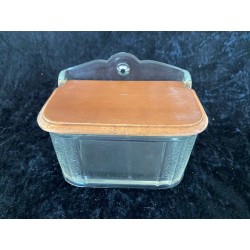 Saltkar med trælåg